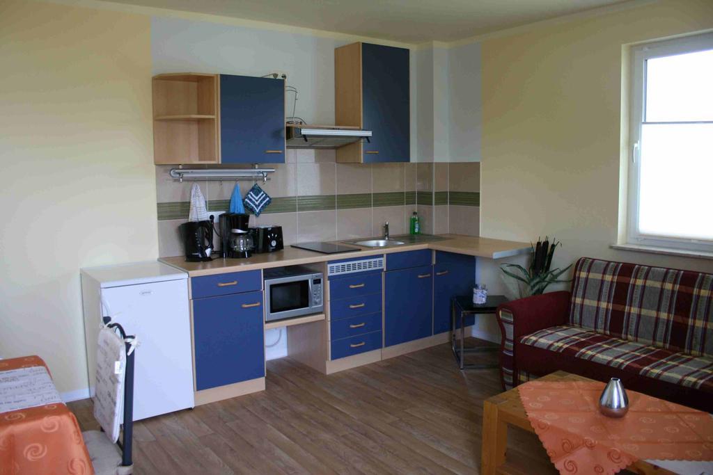 Uebernachtung Bei Michael - Ferienwohnung Rostock Eksteriør billede